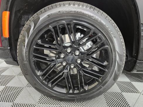 New 2025 Jeep Wagoneer L Series II w/ HD Trailer Tow Package w/25F image 10