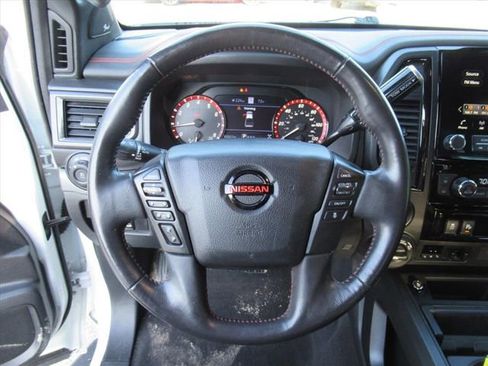 Used 2021 Nissan Titan PRO-4X w/ Pro-4x Convenience Package image 17