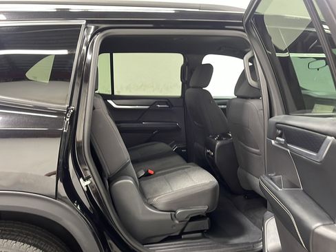 Used 2025 GMC Acadia Elevation AWD/4WD image 19