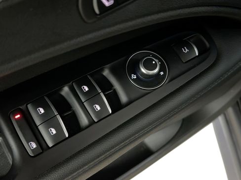 Used 2024 Alfa Romeo Stelvio Ti image 13