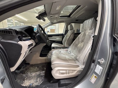 New 2026 Honda Odyssey Touring image 17