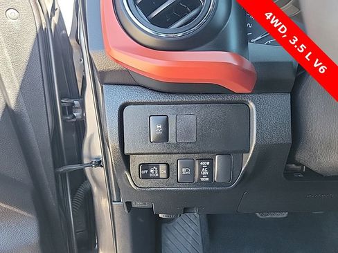 Used 2020 Toyota Tacoma TRD Sport image 20