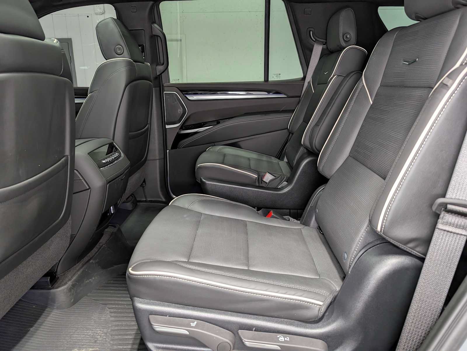 Used 2026 Cadillac Escalade Sport w/ LPO, ONYX Package AWD/4WD image 24