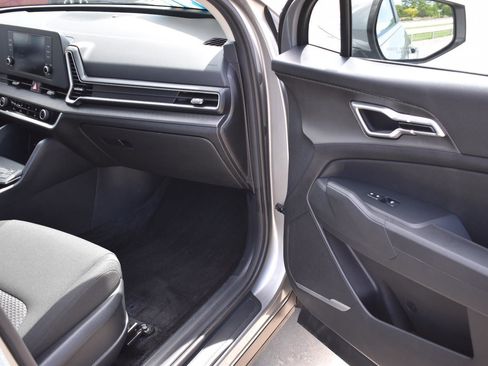 Used 2025 Kia Sportage LX AWD/4WD image 13