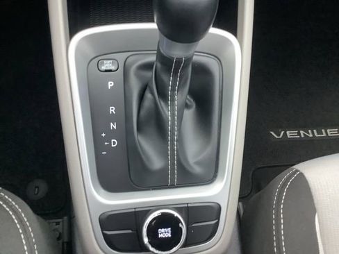 Certified 2023 Hyundai Venue SEL image 30