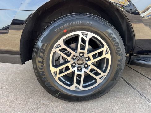 New 2026 Ford Expedition Active image 8