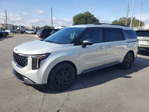 New 2026 Kia Carnival SX image 2