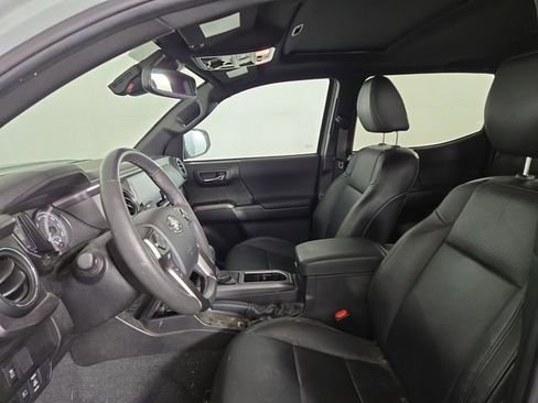 Used 2023 Toyota Tacoma TRD Off-Road w/ TRD Premium Off Road Package image 13