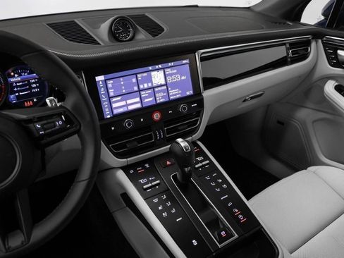 New 2025 Porsche Macan image 67