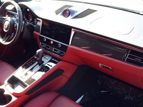 New 2026 Porsche Macan GTS image 25