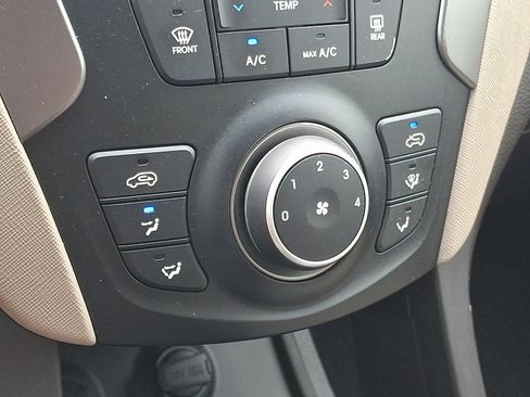 Used 2017 Hyundai Santa Fe Sport FWD image 16