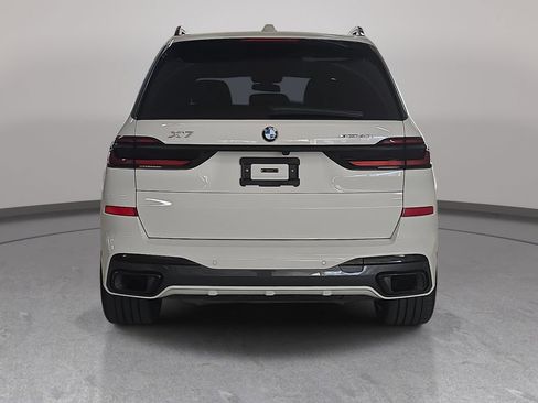 Used 2026 BMW X7 xDrive40i w/ Executive Package AWD/4WD image 8