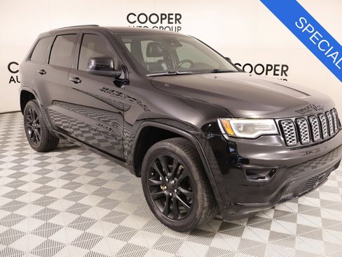Used 2020 Jeep Grand Cherokee Altitude AWD/4WD image 1