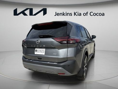 Used 2023 Nissan Rogue SV FWD image 4
