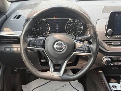 Used 2023 Nissan Altima 2.5 SR FWD image 34