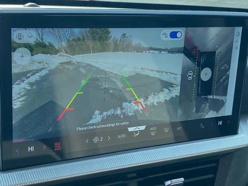 Certified 2025 Ford Explorer Platinum w/ Ultimate Package image 18