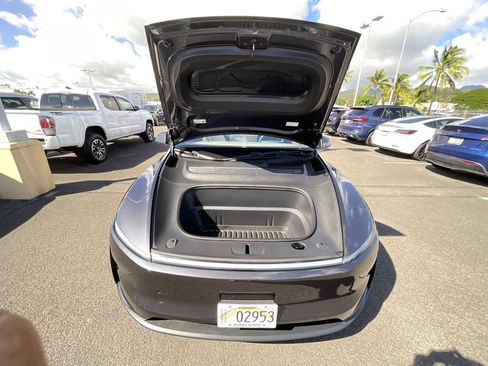 Used 2026 Tesla Model Y 2WD image 17