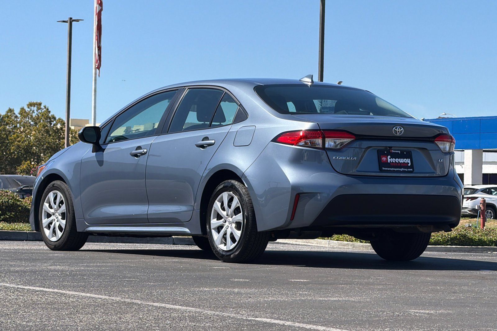 Used 2025 Toyota Corolla LE FWD image 6
