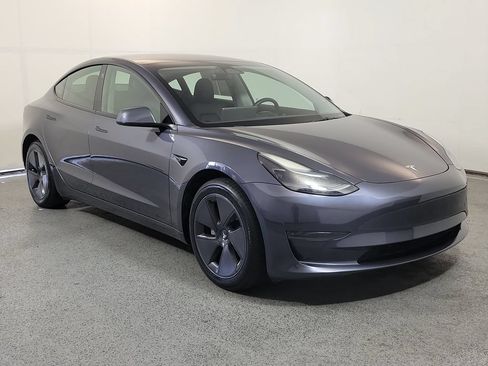 Used 2023 Tesla Model 3 Standard Range RWD image 1