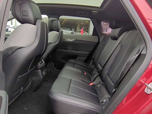 New 2025 Cadillac Optiq Luxury 1 image 24