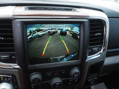 Used 2019 RAM 1500 Laramie w/ Convenience Group AWD/4WD image 25
