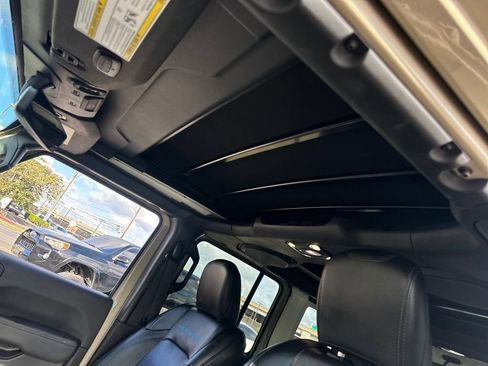 Used 2022 Jeep Wrangler Unlimited Rubicon 4xe w/ Cold Weather Group image 20