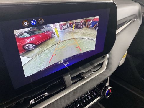 New 2026 Chevrolet Equinox LT w/ Convenience Package II image 16