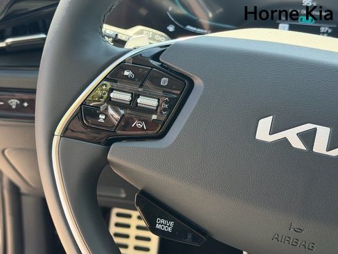 New 2026 Kia Niro SX Touring FWD image 14