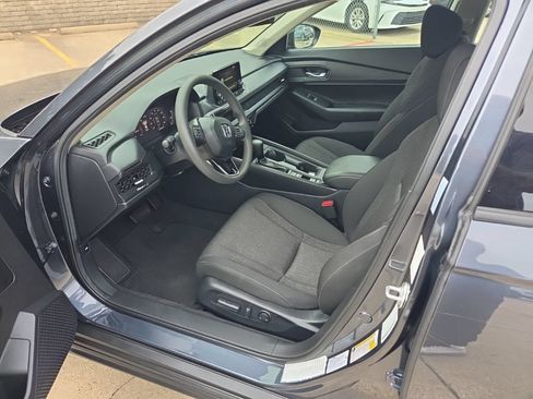 Used 2025 Honda Accord SE image 4