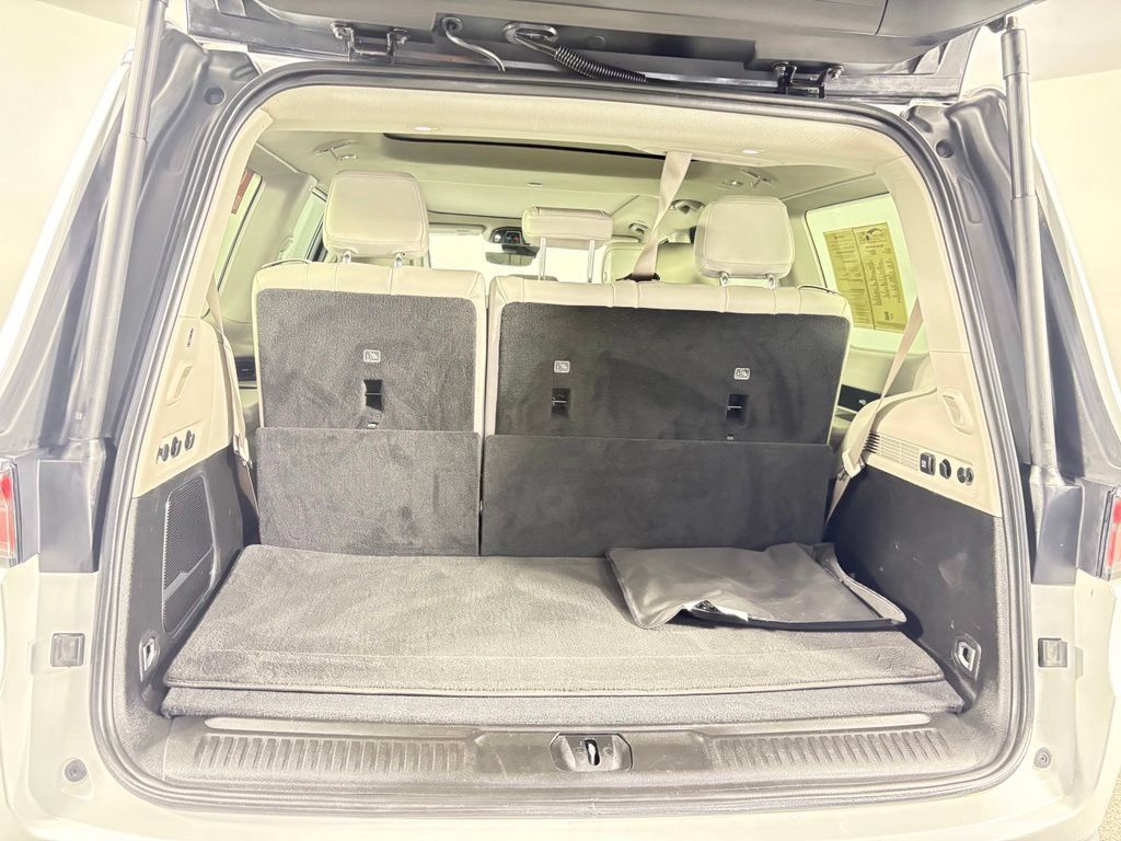 Used 2023 Jeep Wagoneer 4WD w/ Premium Group I image 37