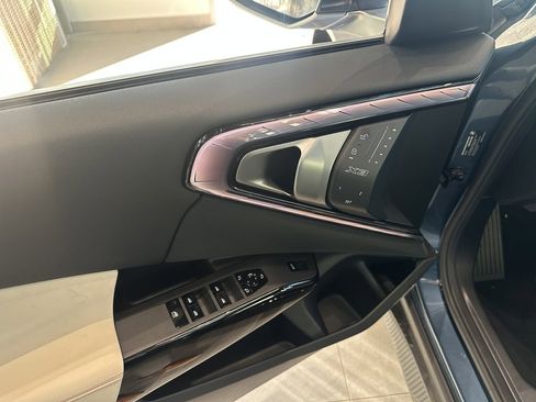 New 2026 BMW X3 xDrive30 w/ Premium Package image 11