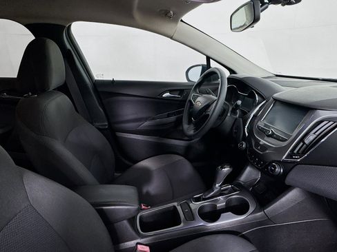 Used 2017 Chevrolet Cruze LT w/ Convenience Package FWD image 28
