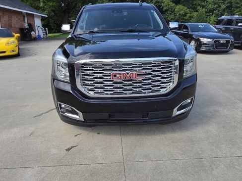 Used 2019 GMC Yukon Denali w/ Denali Ultimate Package RWD image 9