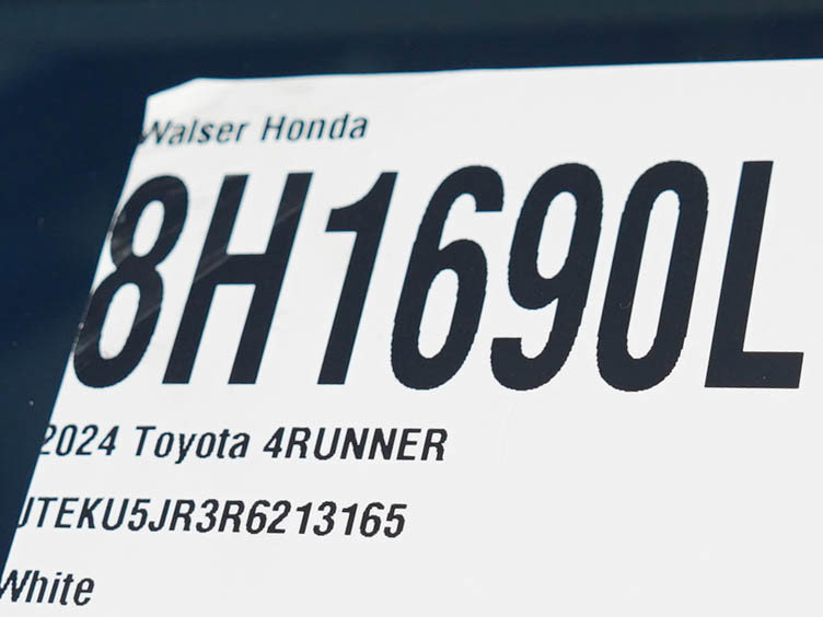 Used 2024 Toyota 4Runner Limited AWD/4WD image 32