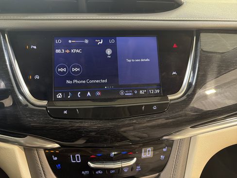 Used 2023 Cadillac XT6 Premium Luxury FWD image 17