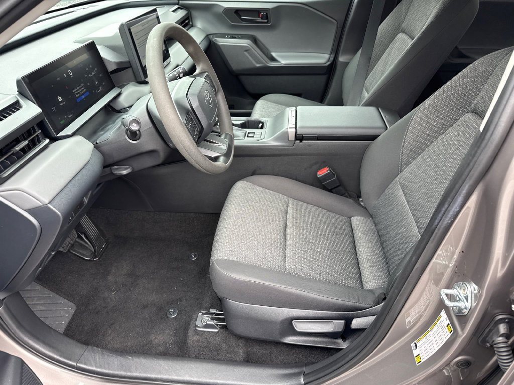 Used 2026 Toyota RAV4 LE AWD/4WD image 9