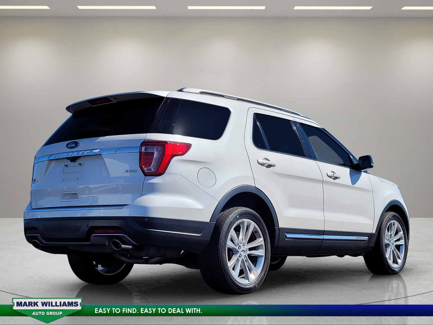 Used 2018 Ford Explorer XLT w/ Equipment Group 202A AWD/4WD image 4