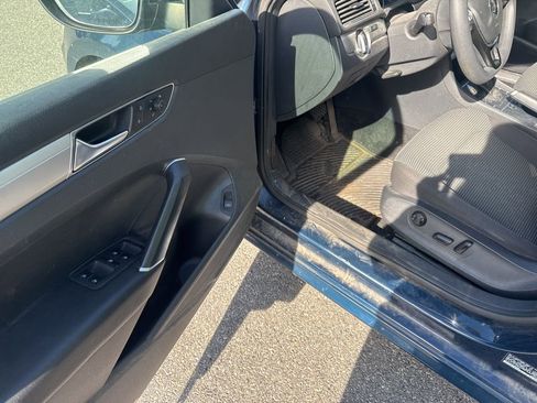 Used 2018 Volkswagen Passat 2.0T S FWD image 19