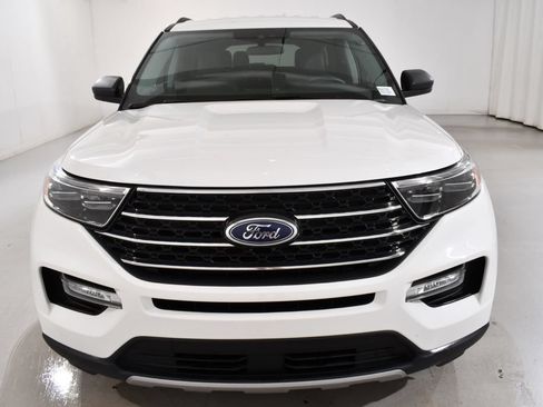Used 2024 Ford Explorer XLT w/ Equipment Group 202A AWD/4WD image 3