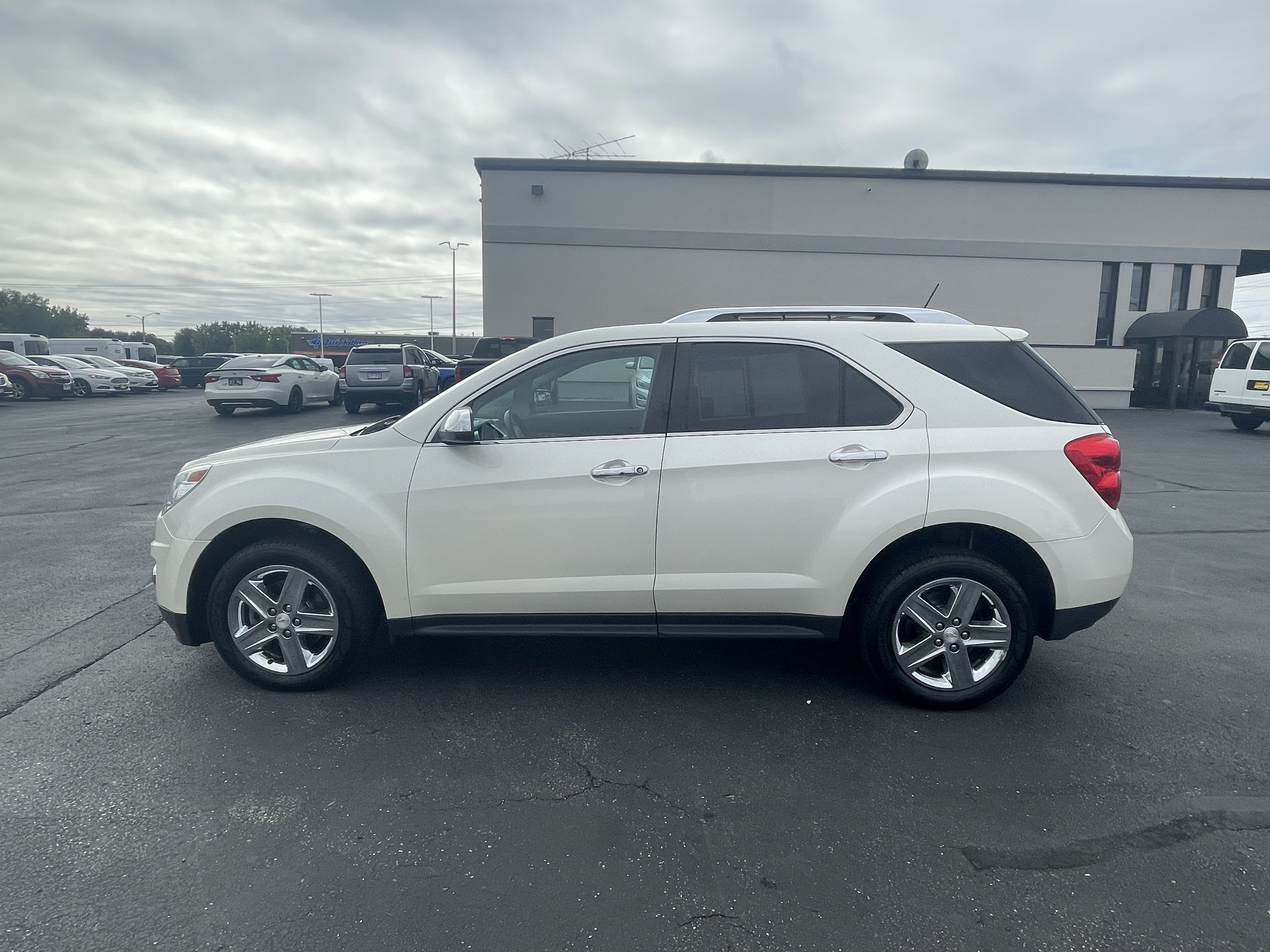 Used 2014 Chevrolet Equinox LTZ AWD/4WD image 5