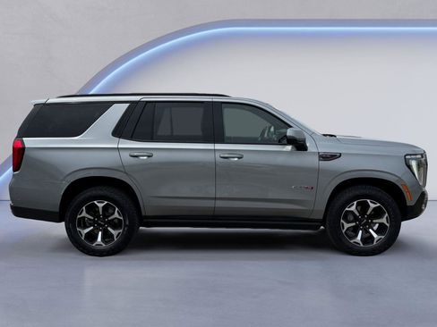 Used 2025 GMC Yukon AT4 w/ AT4 Premium Package AWD/4WD image 2