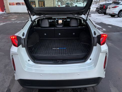 Used 2022 Toyota Prius Prime Limited image 10