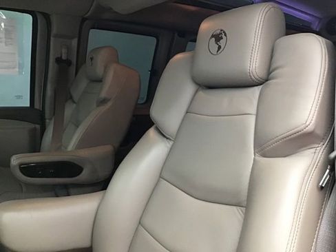 Used 2023 Chevrolet Express 2500 image 20