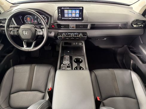 Used 2025 Honda Pilot EX-L image 16