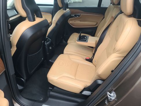 Used 2016 Volvo XC90 T8 Inscription w/ Vision Package image 11