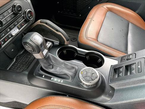 Used 2024 Ford Bronco Outer Banks AWD/4WD image 15