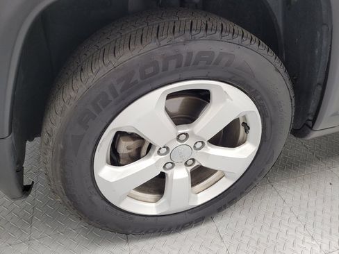 Used 2019 Jeep Compass Latitude w/ Cold Weather Group image 31