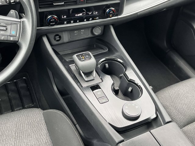 Used 2024 Nissan Rogue SV AWD/4WD image 15