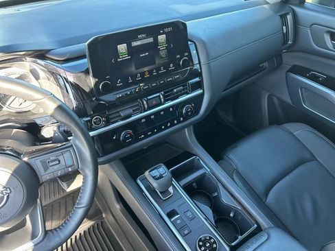 Used 2024 Nissan Pathfinder SL w/ SL Premium Package image 31