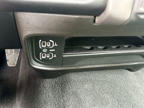 Used 2024 RAM 3500 Big Horn AWD/4WD image 24